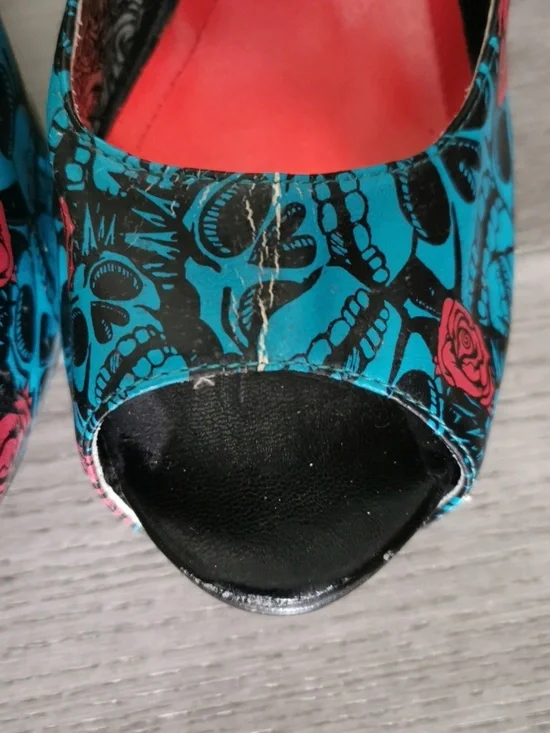 Iron Fist Vintage Y2K Muerte Punk Skull Rose Print High Heel Pumps. Size 10. - Picture 8 of 14